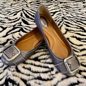 NWOB FOSSIL PEWTER FLATS SIZE 8